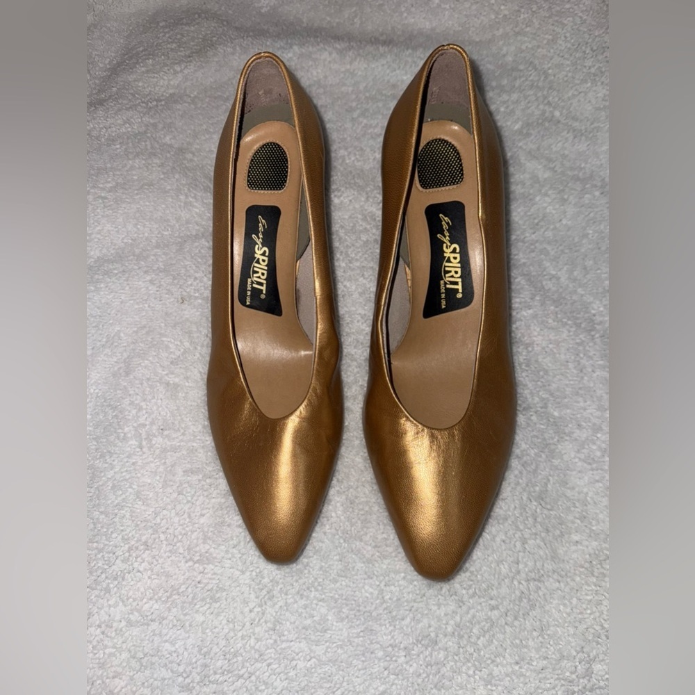 Easy Spirit women’s Classic Golden Heels Size 8 Made in USA